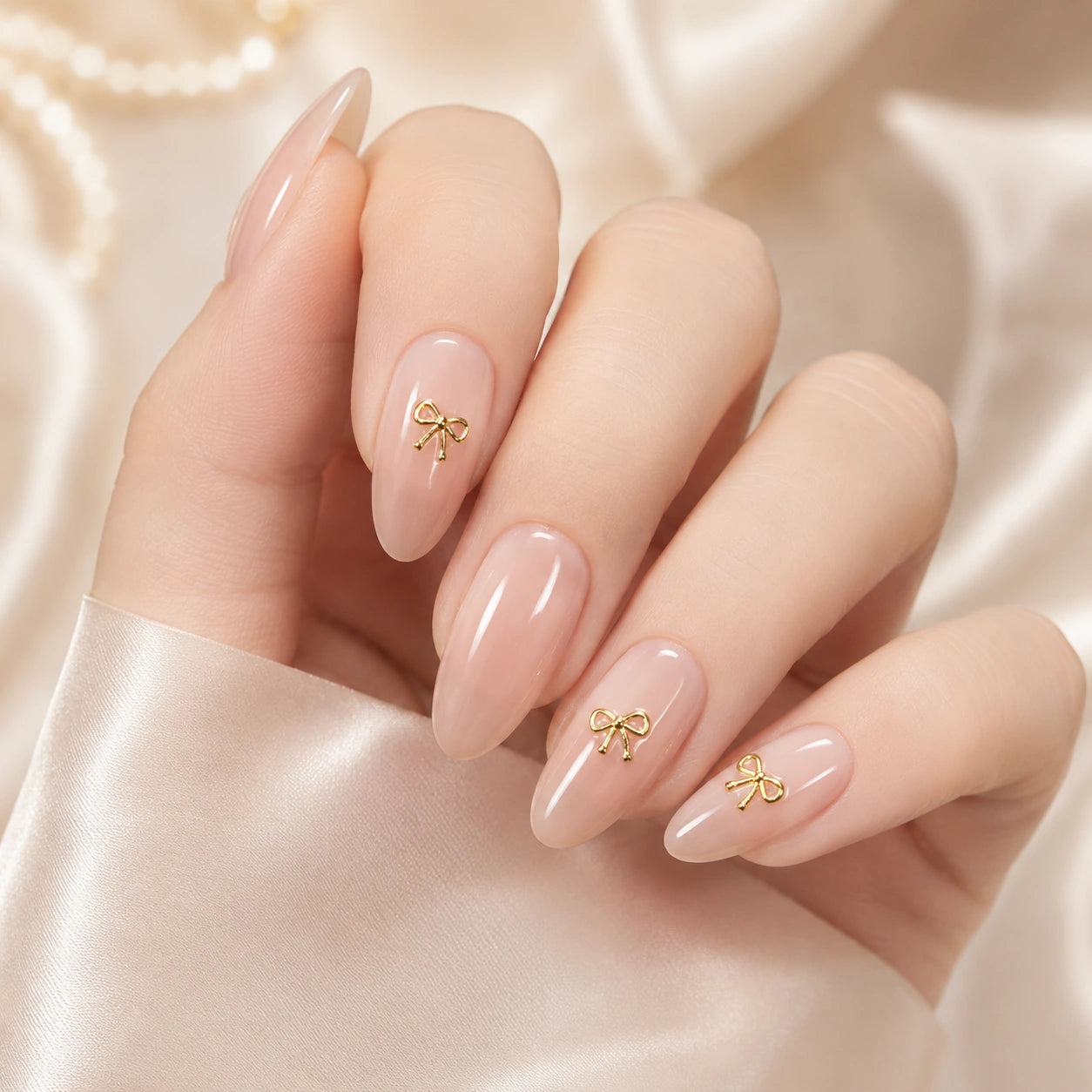 Złote metalowe kokardki 3D do zdobienia paznokci Premium Nails