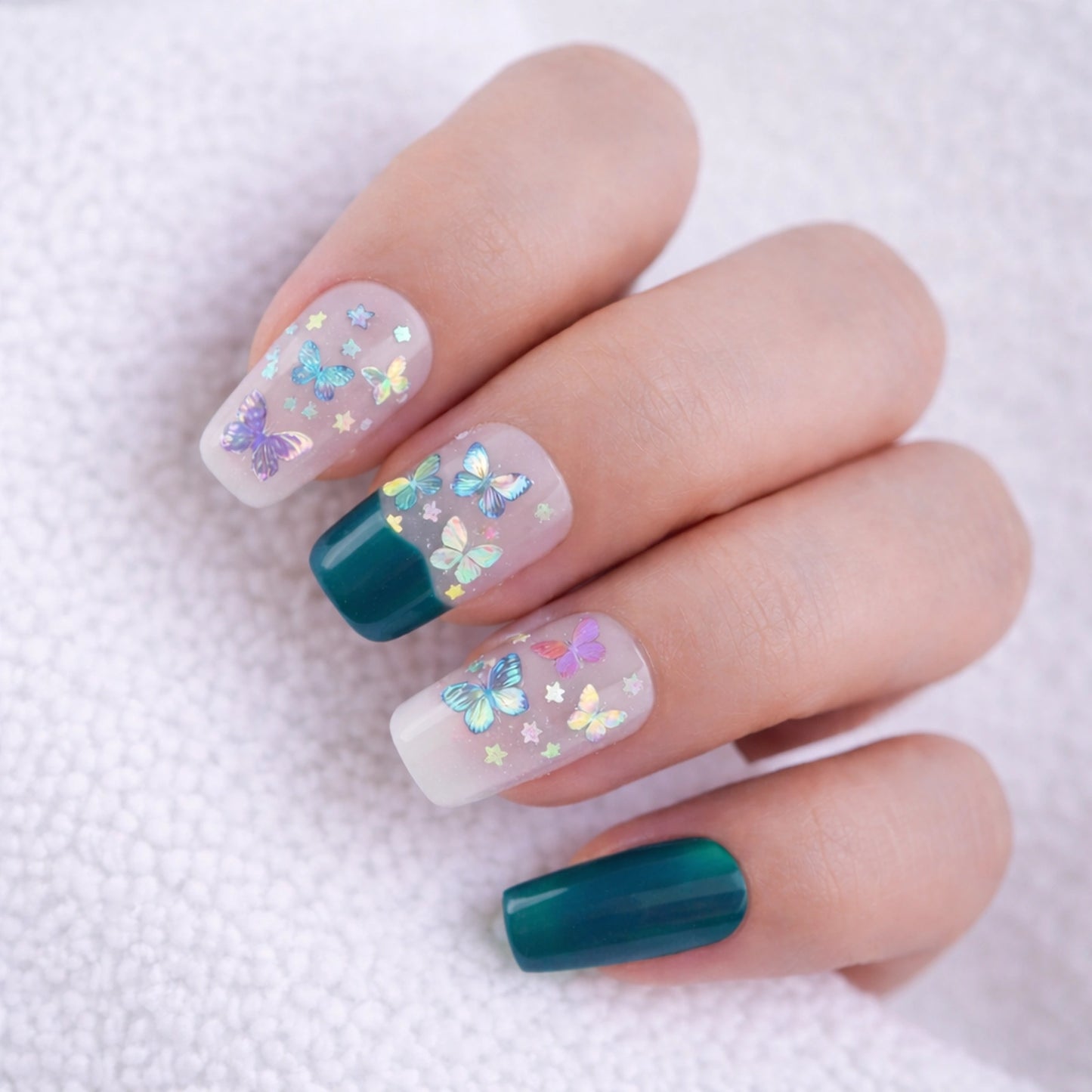 Butterfly Chic – naklejki na paznokcie z motywem motyla (1 arkusz)